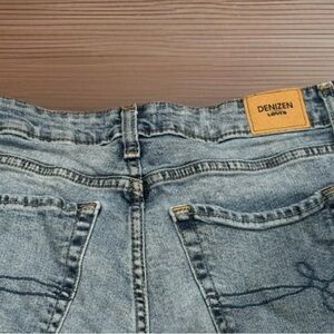 Denizen Levi's High Rise Mom Jean Blue Denim Shorts